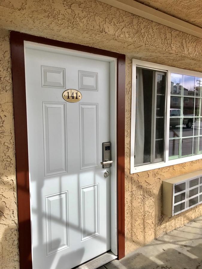 Norwalk Inn & Suites Экстерьер фото