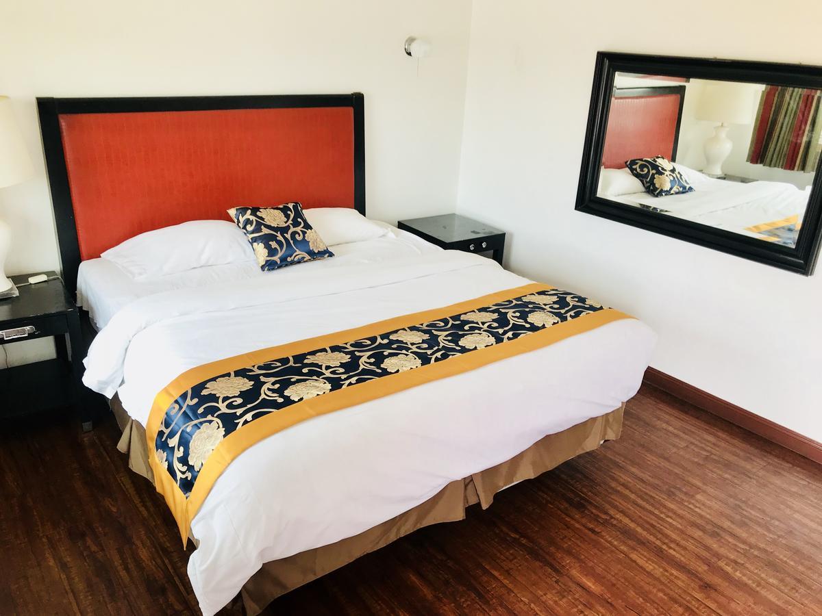 Norwalk Inn & Suites Экстерьер фото