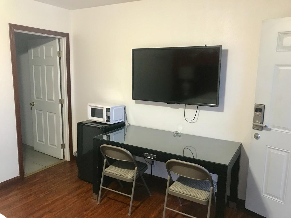 Norwalk Inn & Suites Экстерьер фото