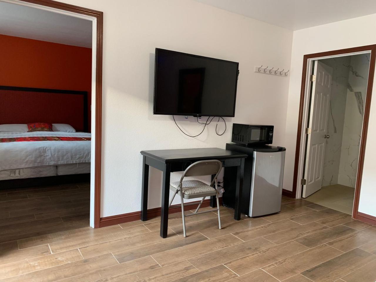 Norwalk Inn & Suites Экстерьер фото